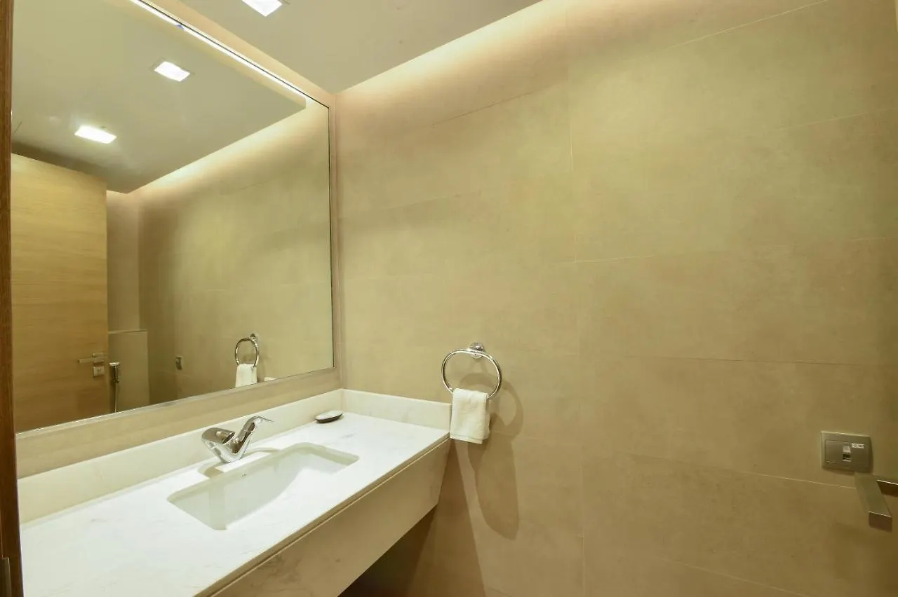 Saray Deluxe Hotel Apartments أبو ظبي 5*,