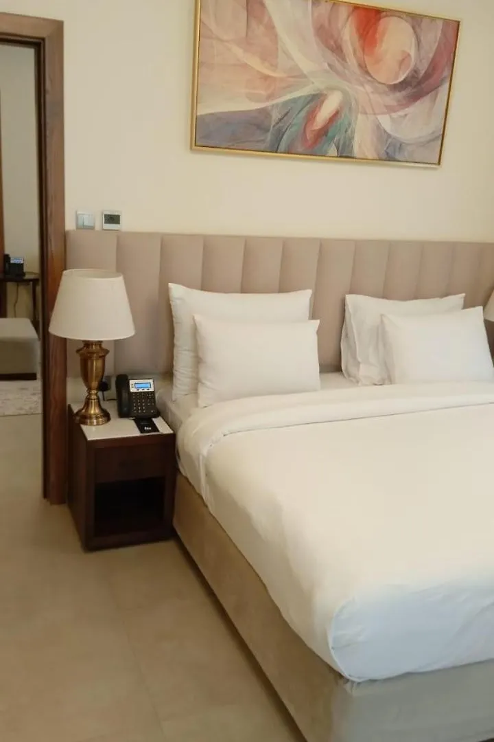 Saray Deluxe Hotel Apartments أبو ظبي