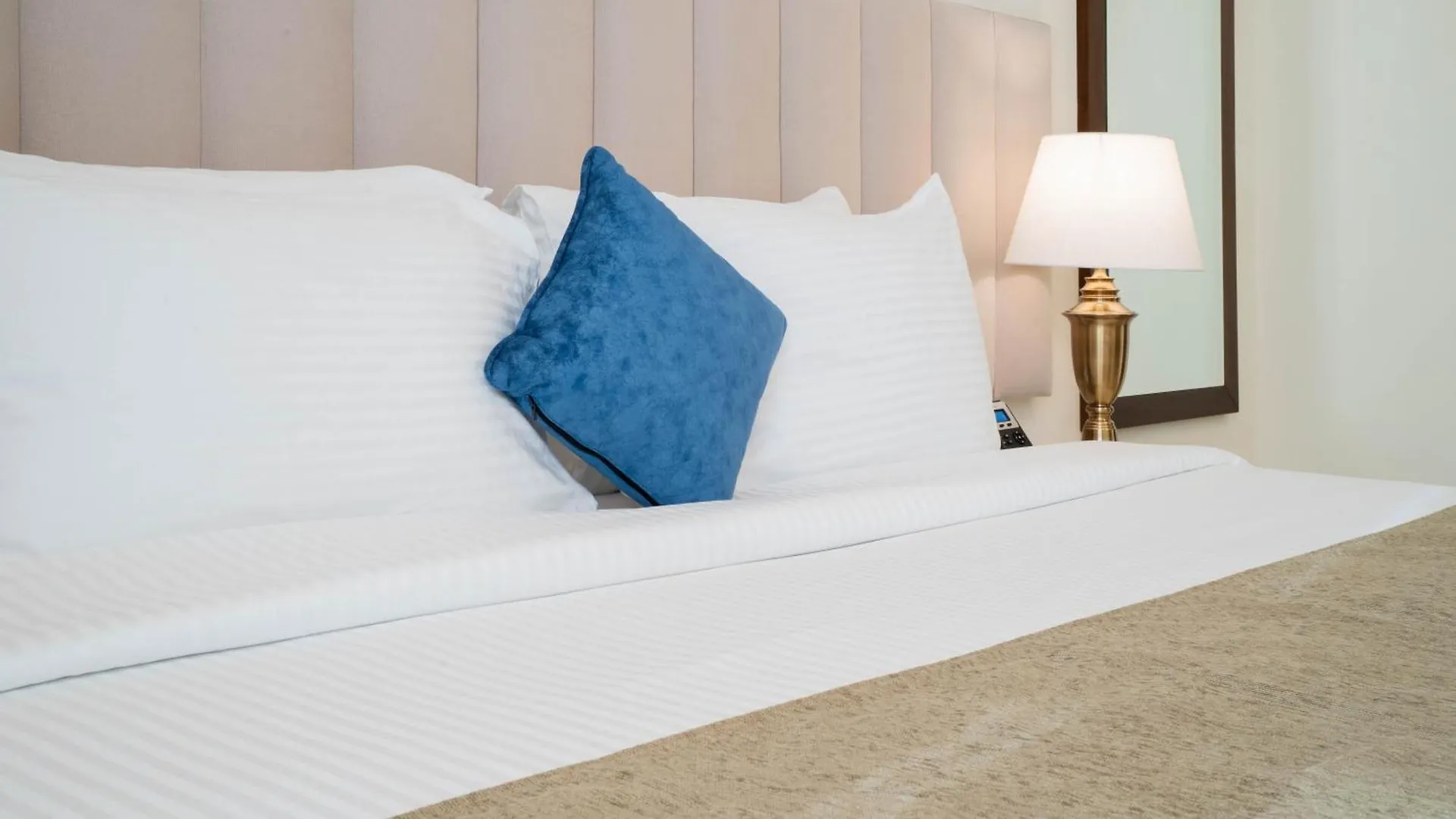 Saray Deluxe Hotel Apartments أبو ظبي
